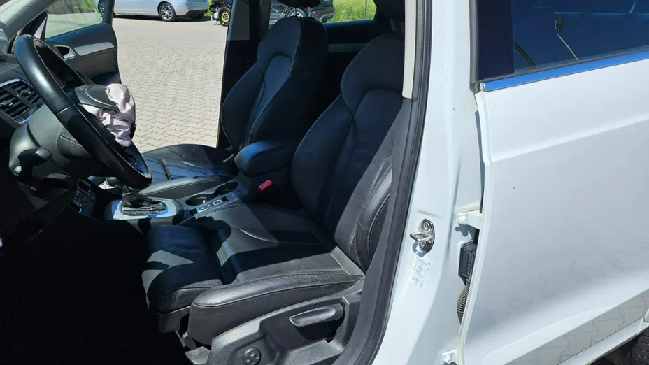 AUDI Q3 -