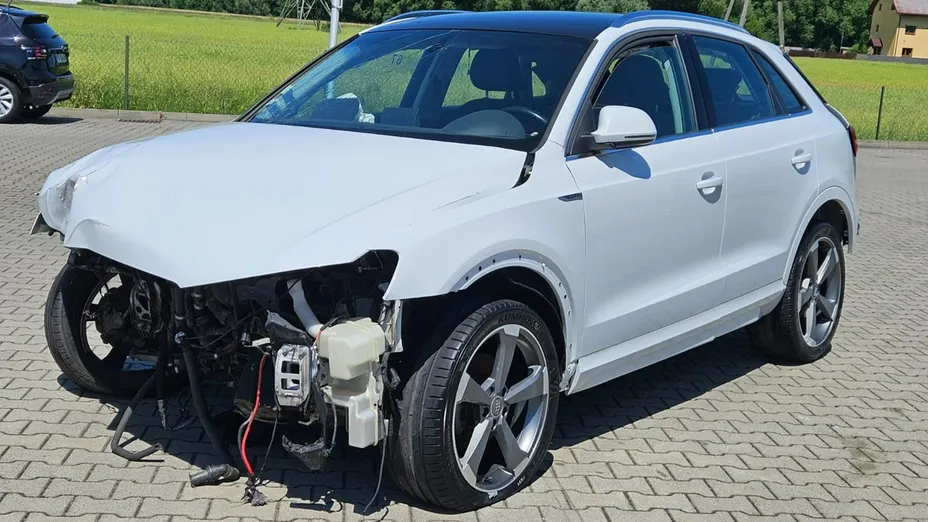 AUDI Q3 -