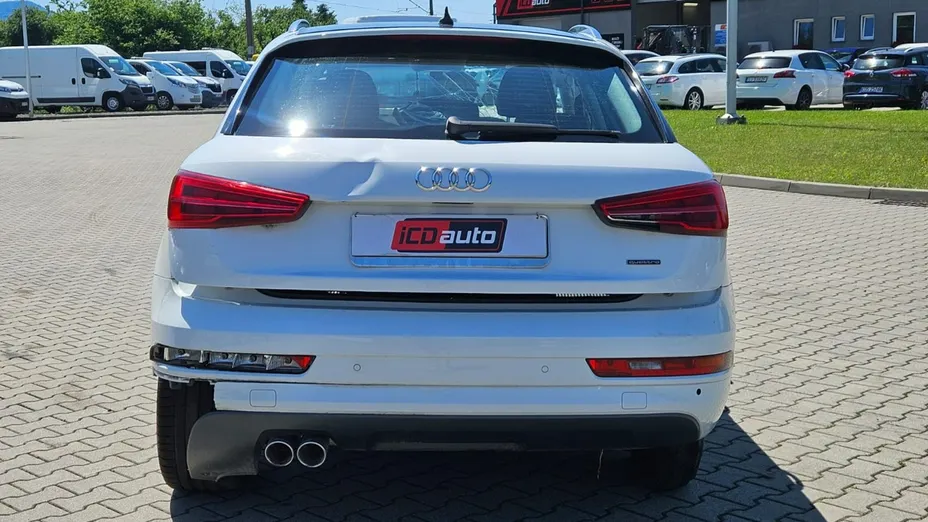 AUDI Q3 -
