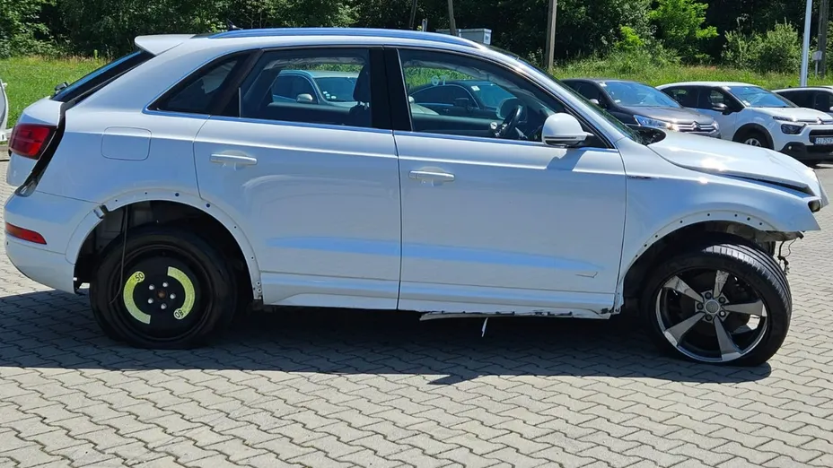 AUDI Q3 -
