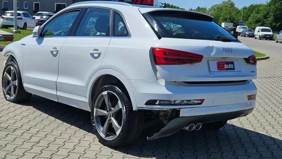 AUDI Q3 -