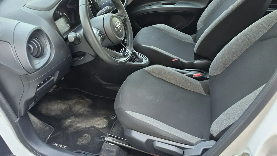 TOYOTA Aygo X -