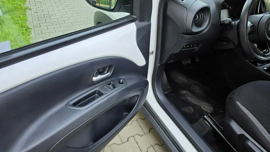 TOYOTA Aygo X -