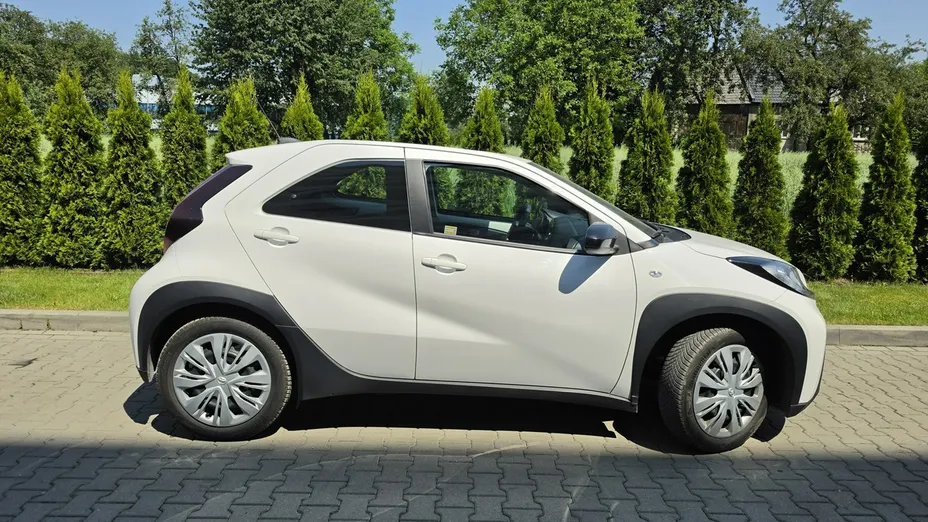 TOYOTA Aygo X -