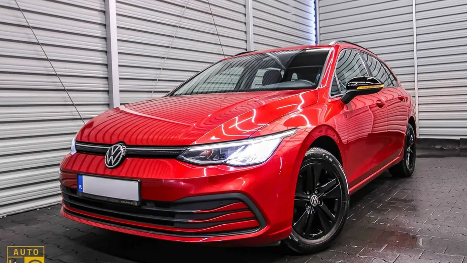 VOLKSWAGEN Golf -
