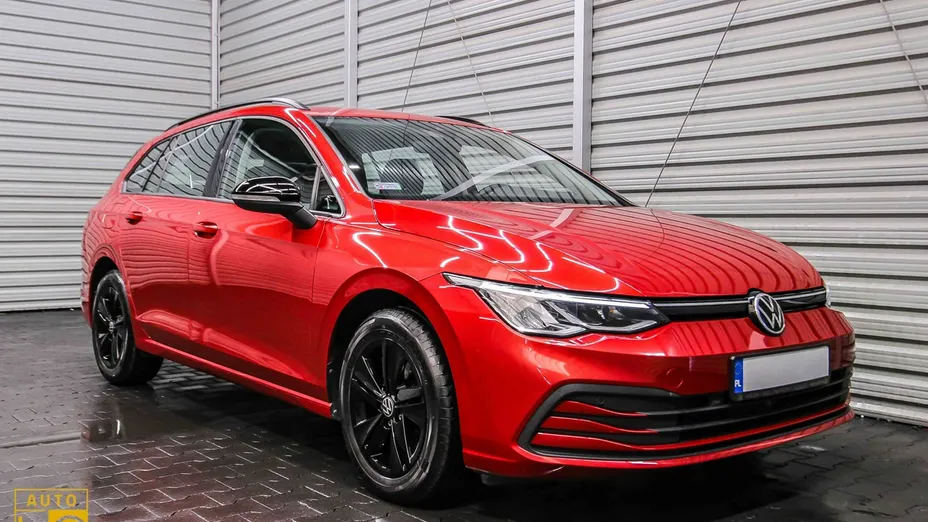 VOLKSWAGEN Golf -