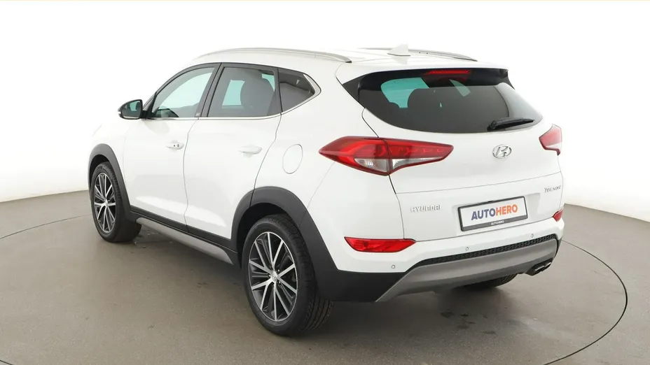 HYUNDAI Tucson -