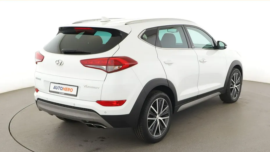 HYUNDAI Tucson -