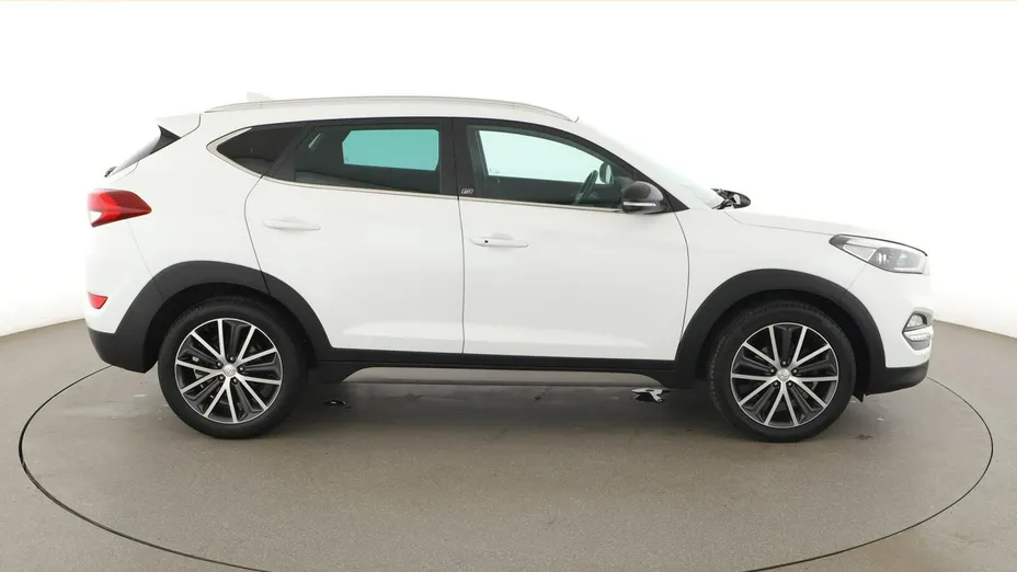 HYUNDAI Tucson -