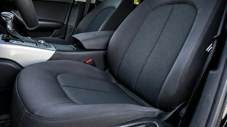 AUDI A6 -