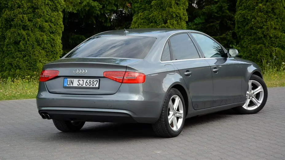 AUDI A4 -