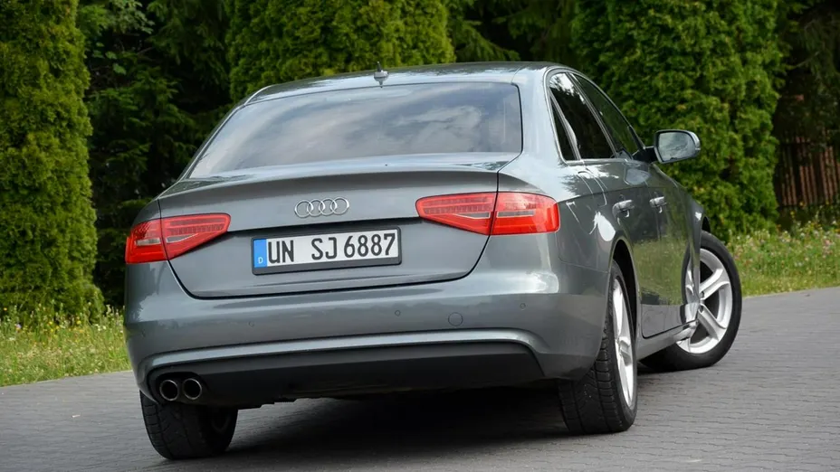 AUDI A4 -