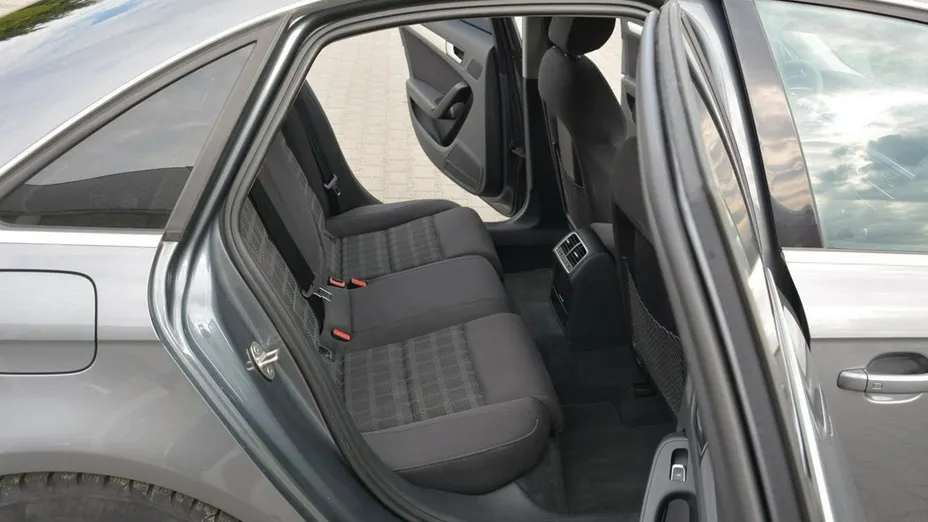 AUDI A4 -