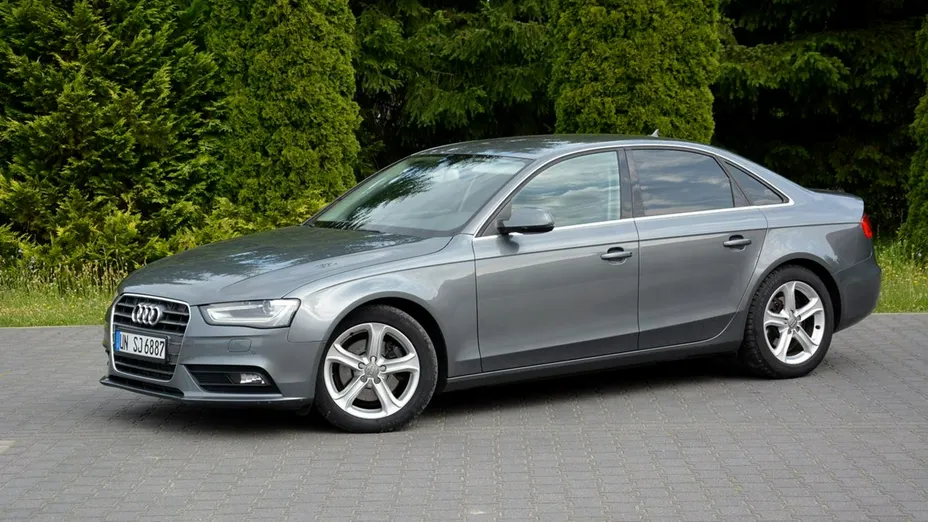 AUDI A4 -