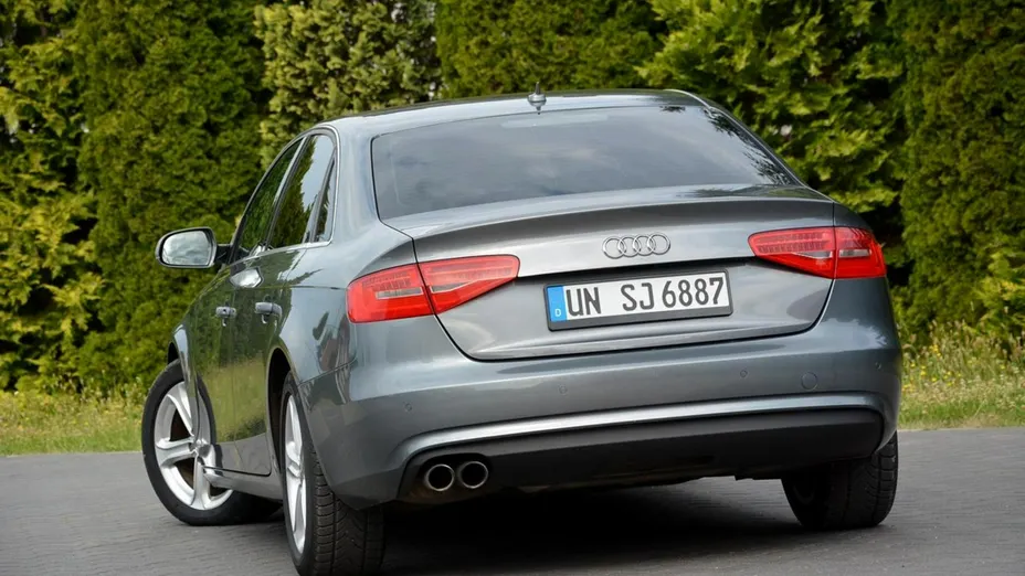 AUDI A4 -