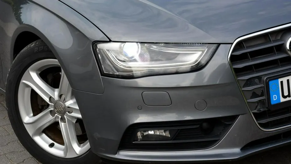 AUDI A4 -