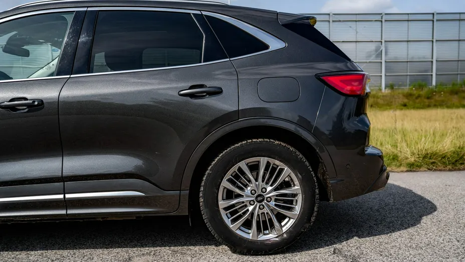 FORD Kuga -