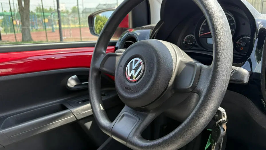VOLKSWAGEN up! -