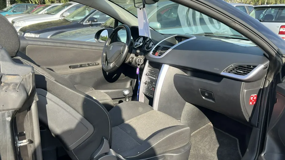 PEUGEOT 207 -