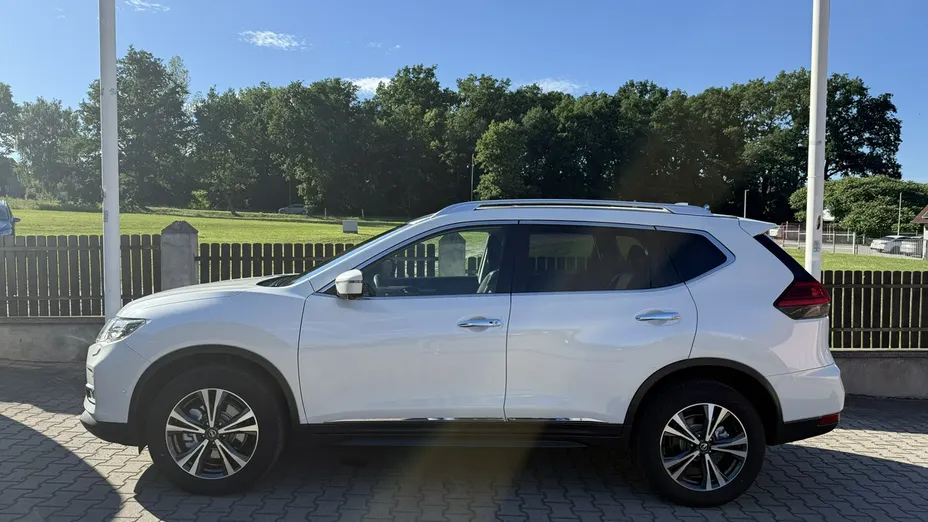 NISSAN X-Trail -