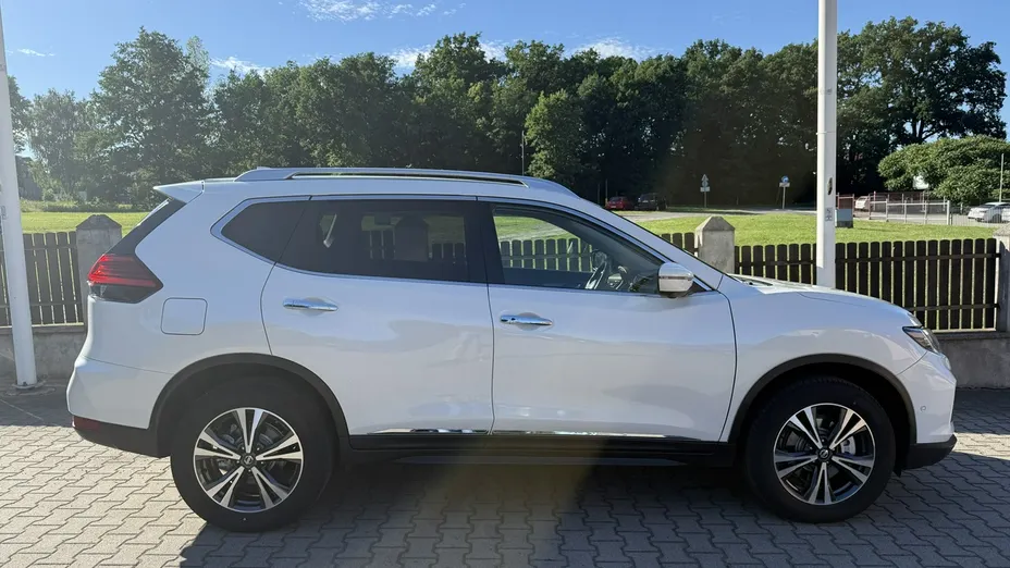 NISSAN X-Trail -