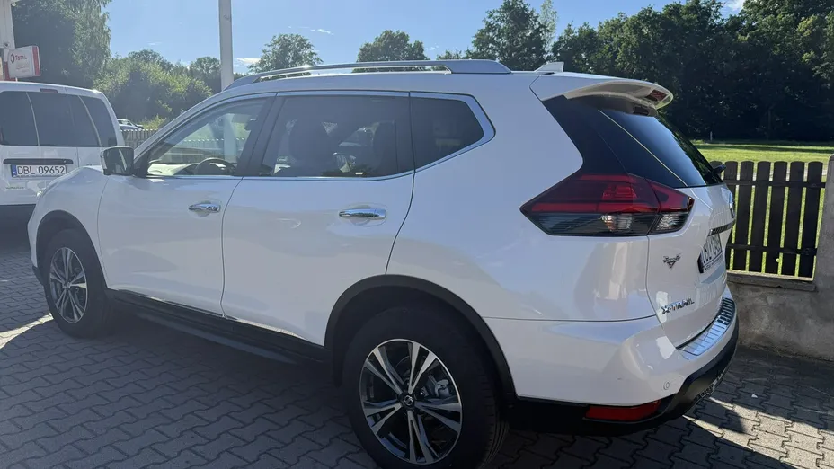 NISSAN X-Trail -