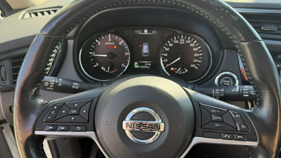 NISSAN X-Trail -