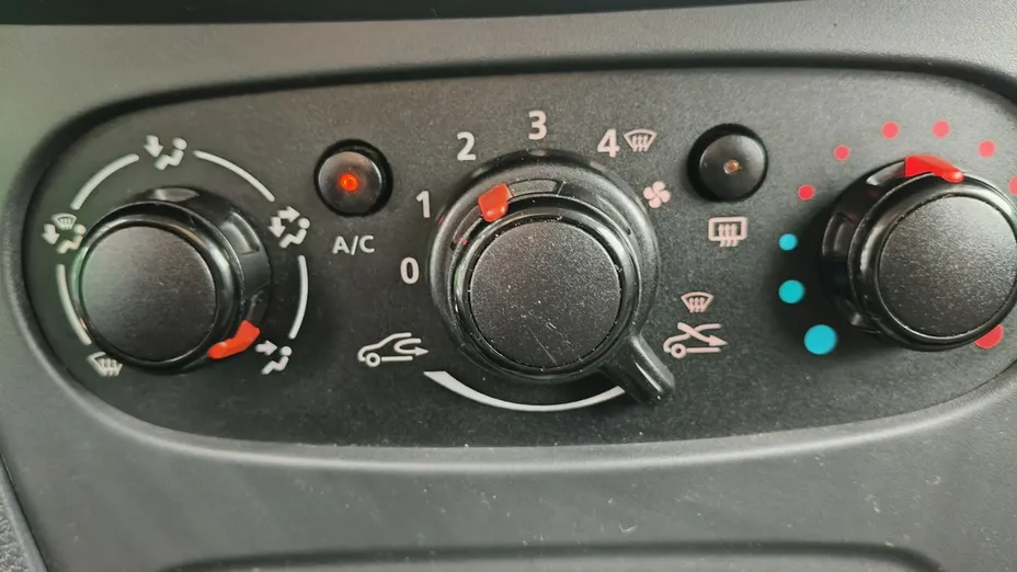 DACIA Sandero -