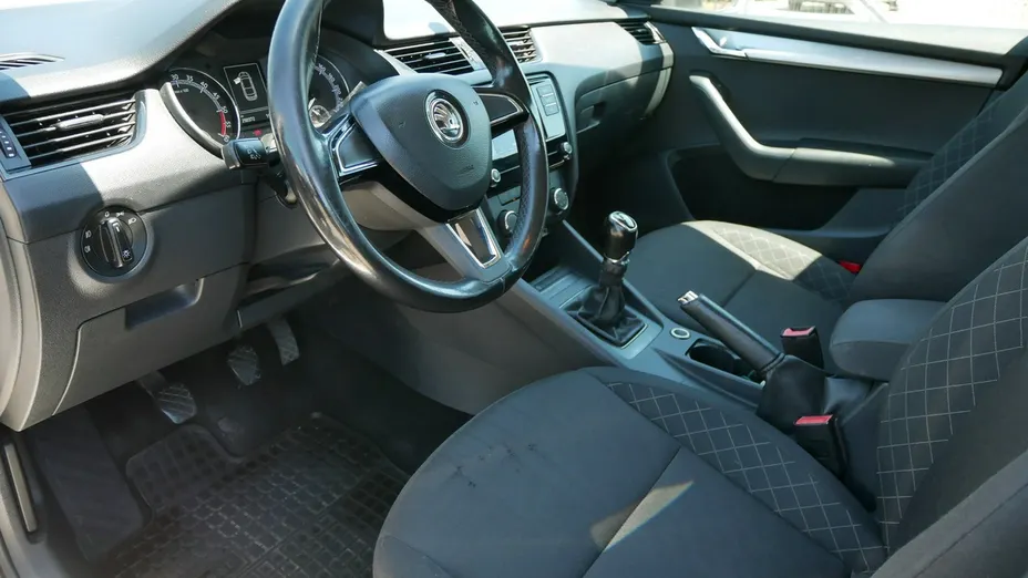 SKODA Octavia -