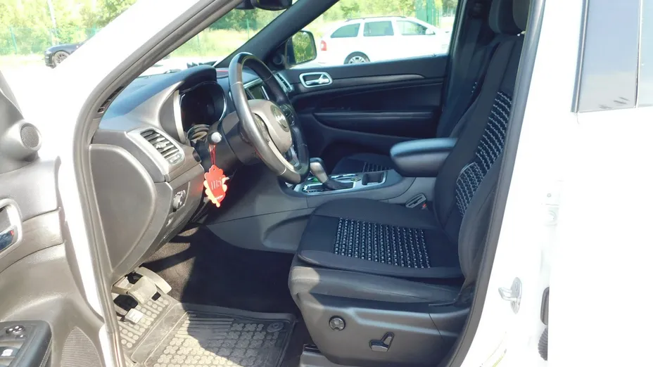 JEEP Grand Cherokee -