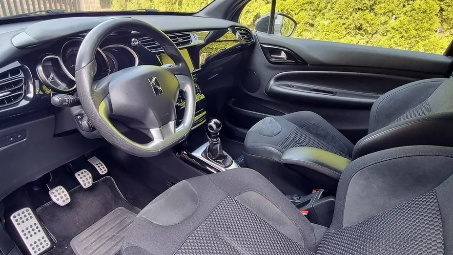 CITROEN DS3 -