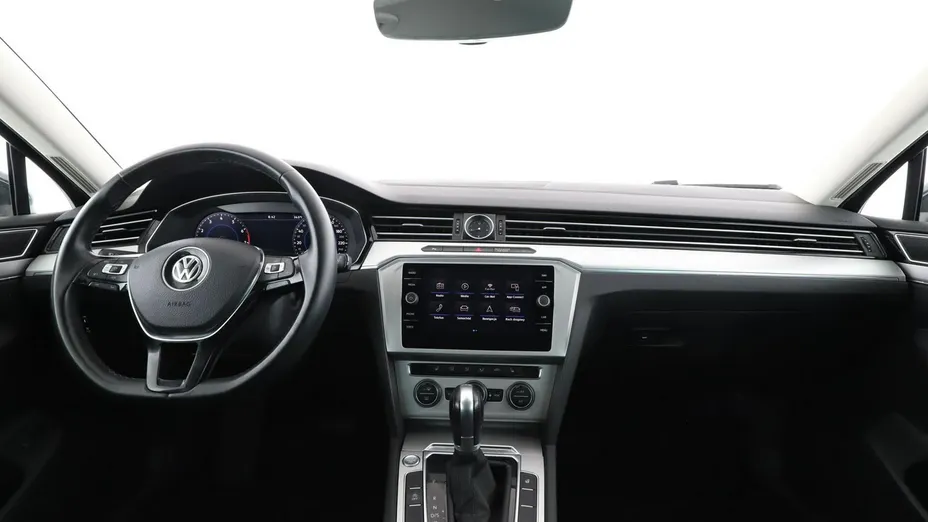 VOLKSWAGEN Passat -