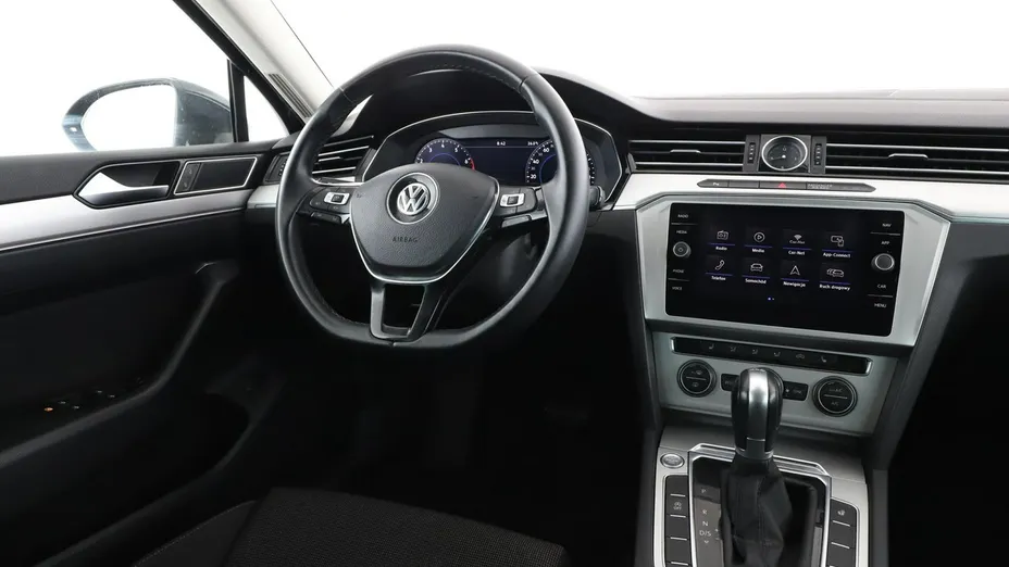 VOLKSWAGEN Passat -