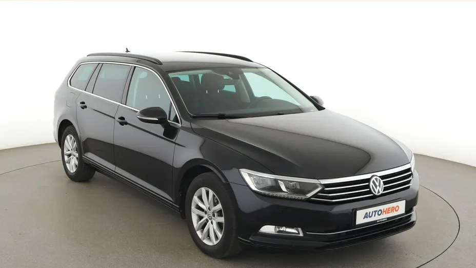 VOLKSWAGEN Passat -