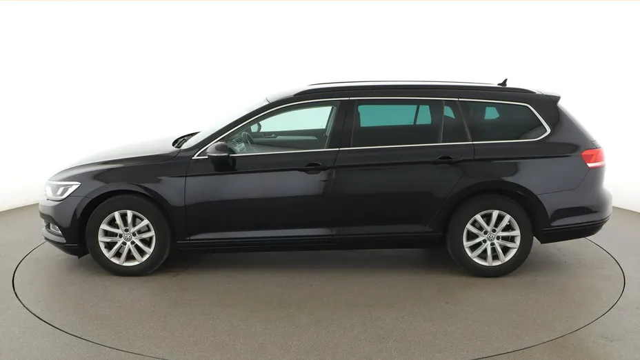 VOLKSWAGEN Passat -
