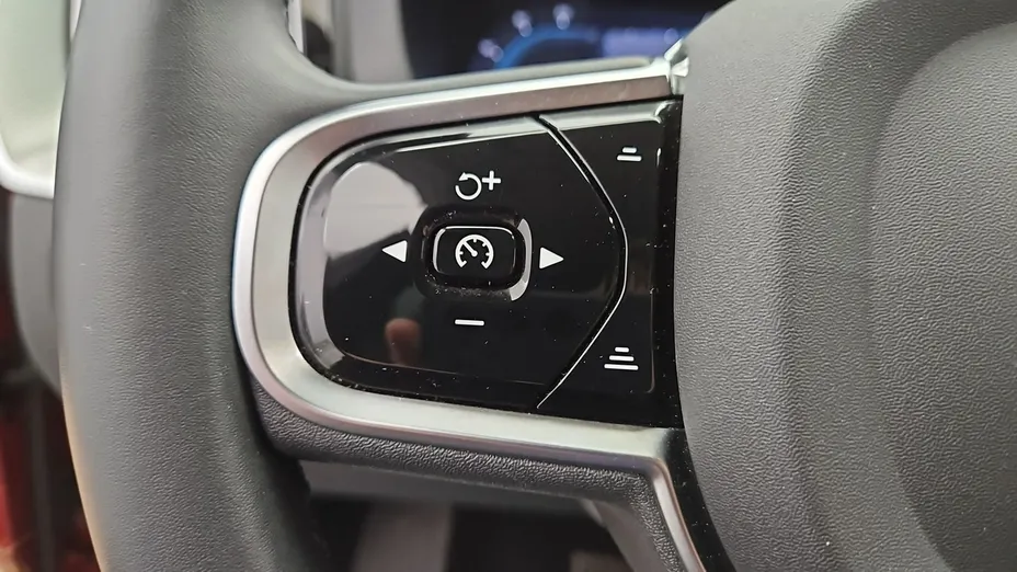 VOLVO XC60 -