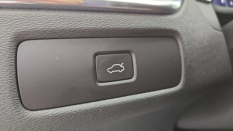 VOLVO XC60 -