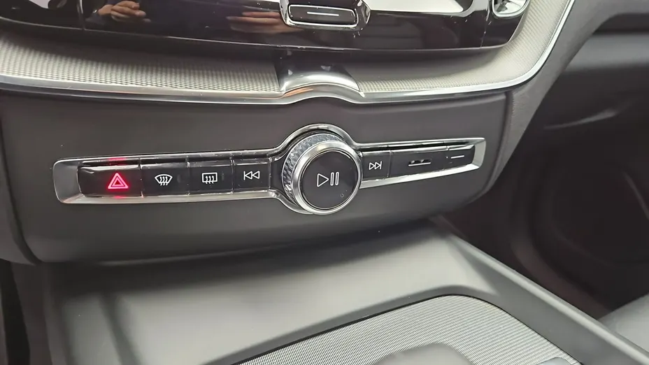 VOLVO XC60 -
