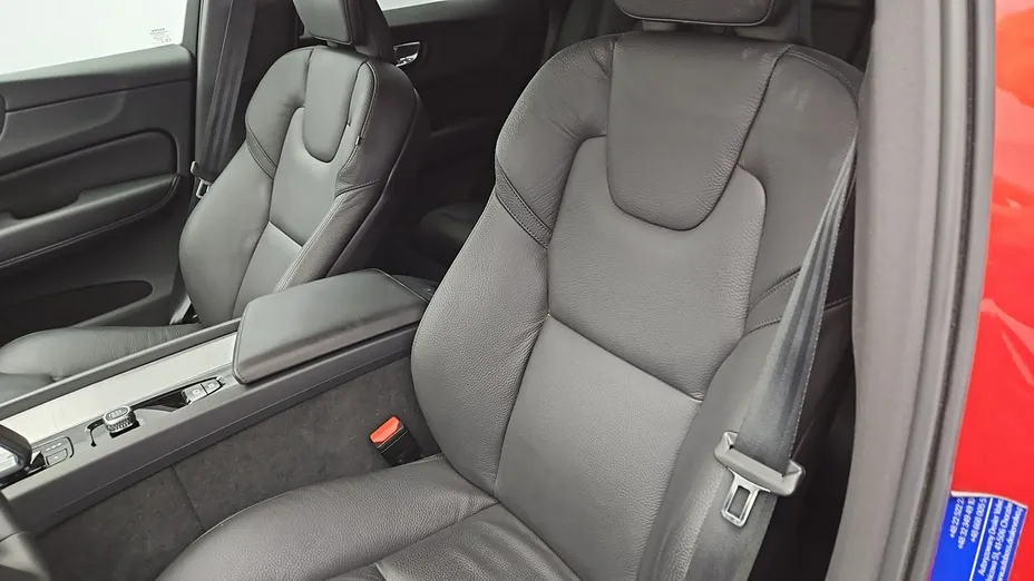 VOLVO XC60 -