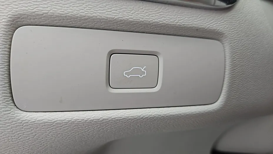VOLVO XC60 -