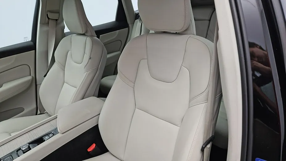 VOLVO XC60 -