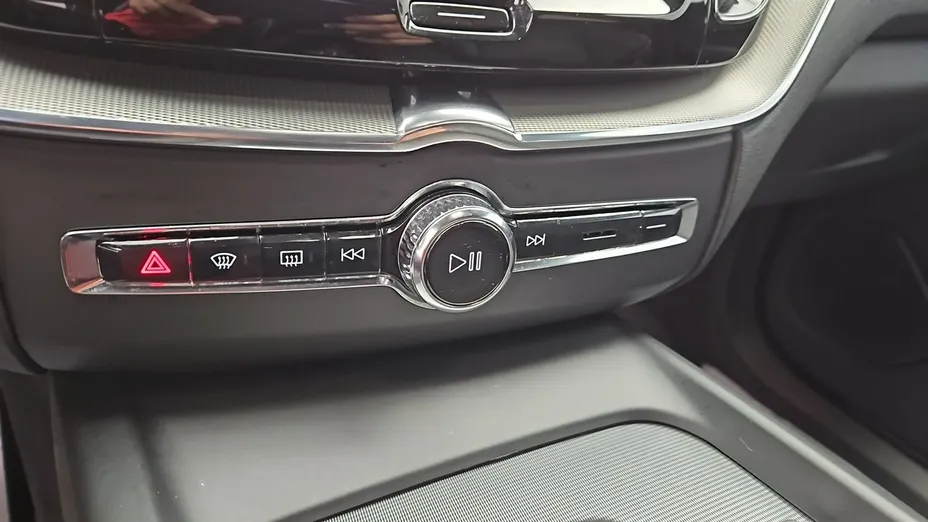 VOLVO XC60 -