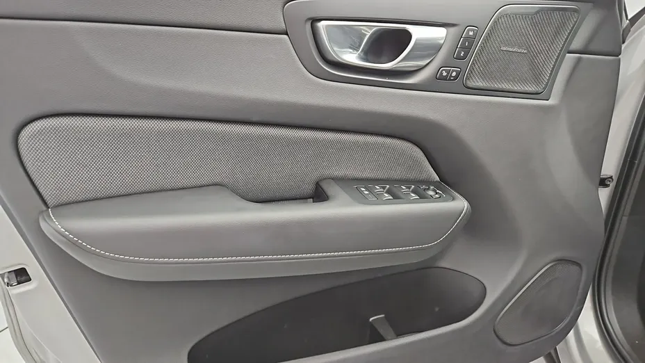 VOLVO XC60 -