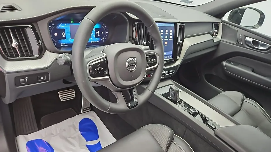VOLVO XC60 -