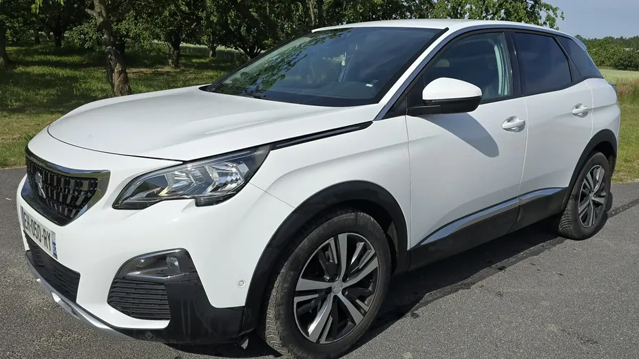 PEUGEOT 3008 -