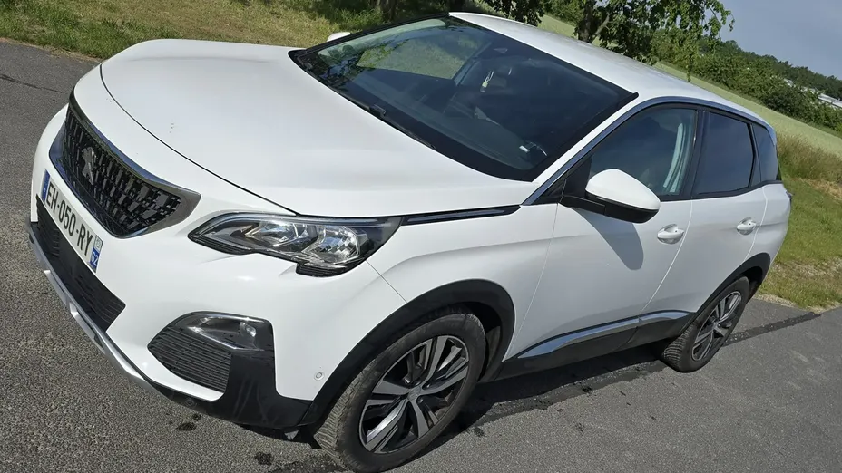 PEUGEOT 3008 -