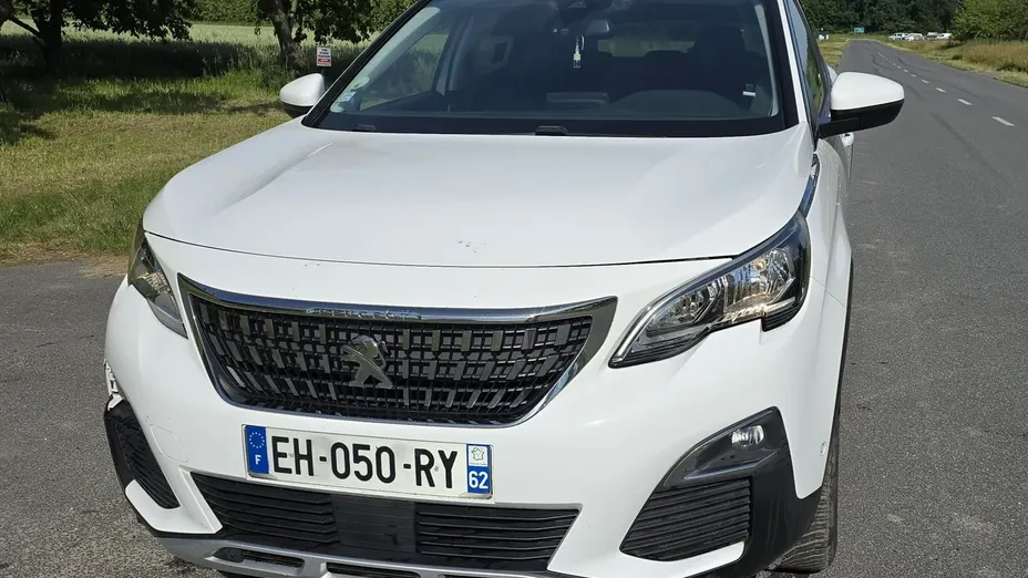 PEUGEOT 3008 -