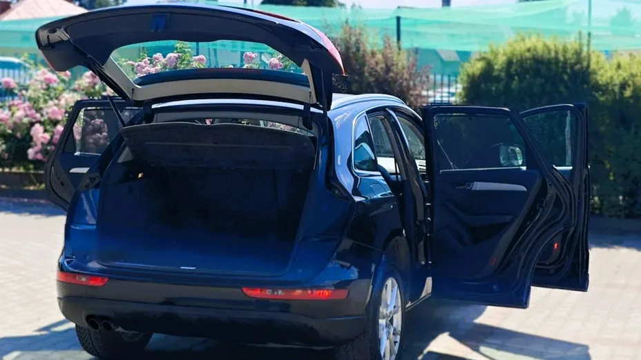 AUDI Q5 -