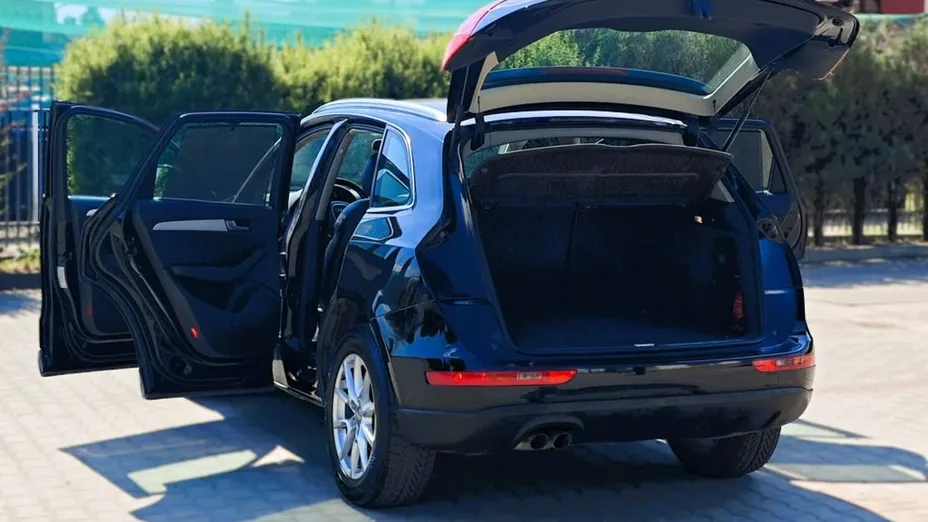 AUDI Q5 -