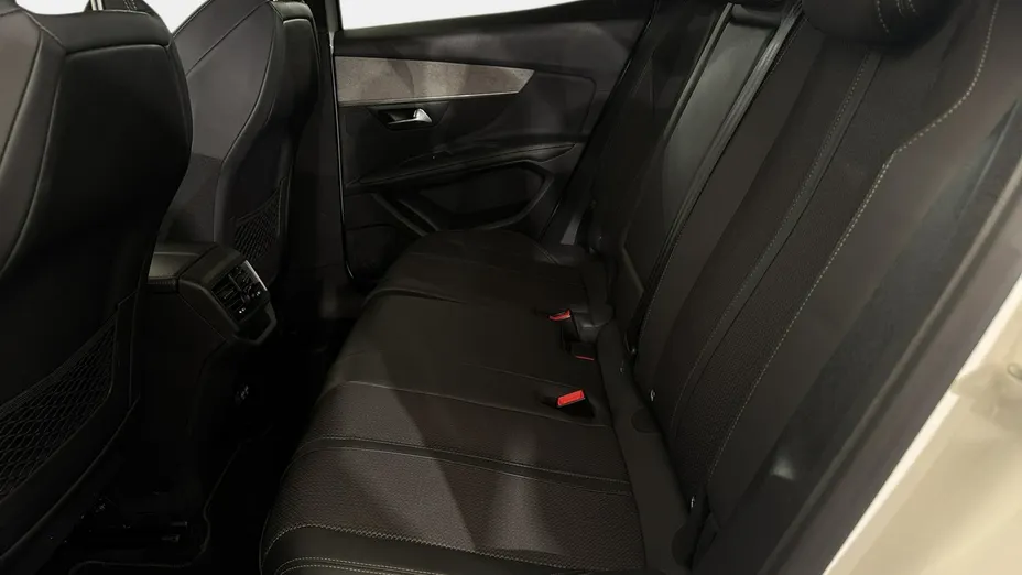 PEUGEOT 3008 -